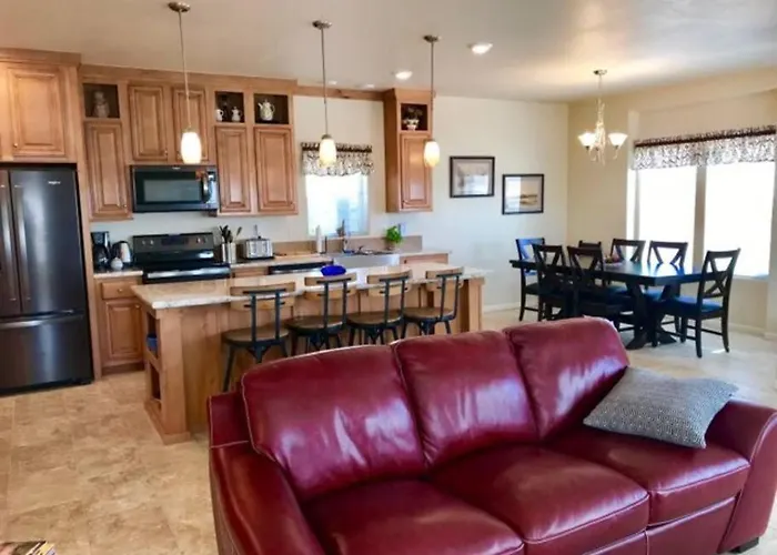Holiday home Antelopecanyonhouse W View Offering Deals For Two Couples Pets Okay